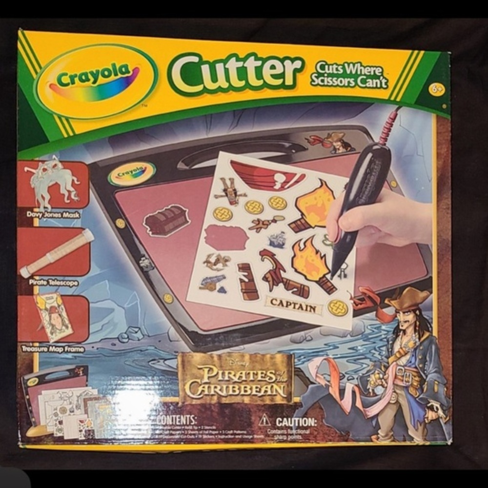 CRAYOLA CUTTER DISNEY PIRATES OF THE CARIBBEAN NIB